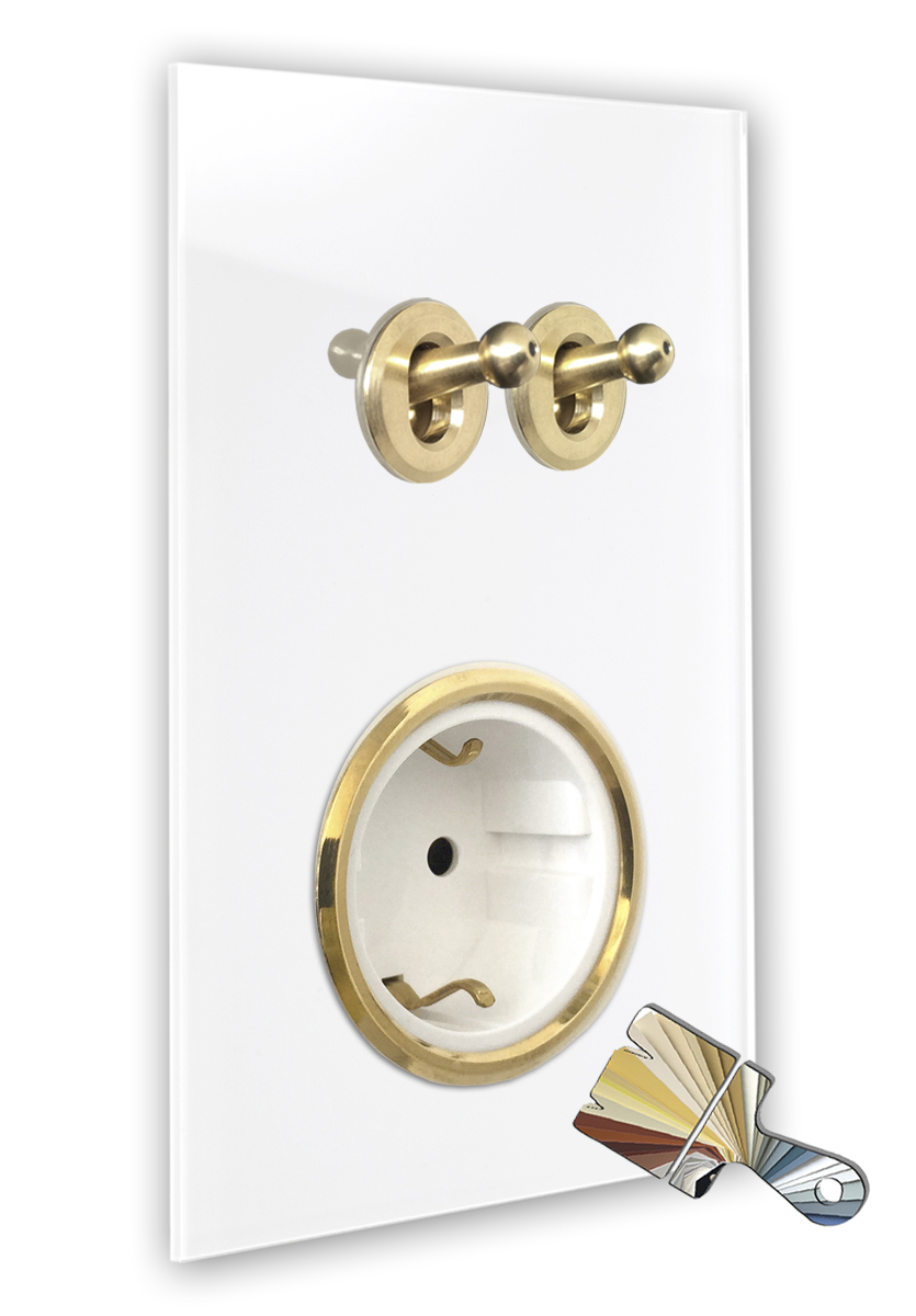 2 Retro-Schalter nebeneinander + 1 weisse Steckdose. Gold.